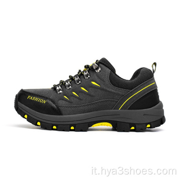 Nuove scarpe da trekking all&#39;aperto alla moda